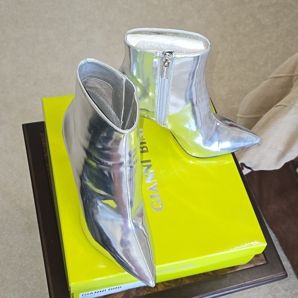 Gianni Bini Nailah Booties, Women's Size 7M Silver NWT - Picture 5 of 6